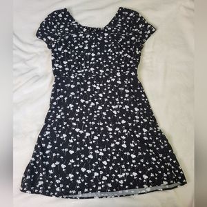 Old Navy Black & White Floral Summer Dress. Size Large.